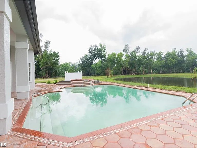 15200 Sweetwater Ct — Photo 30