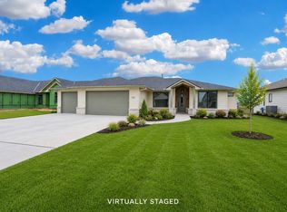 3137 N Pine Grove Cir, Wichita, KS 67205
