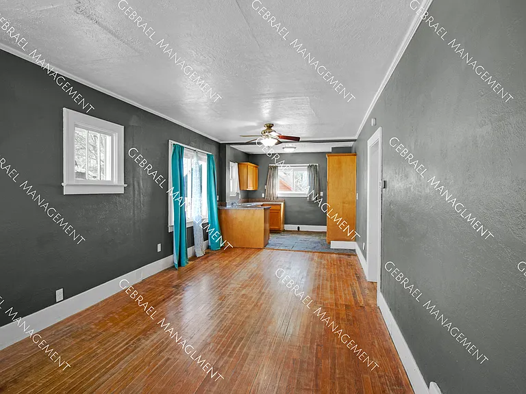 2309 Brown St — Photo 5