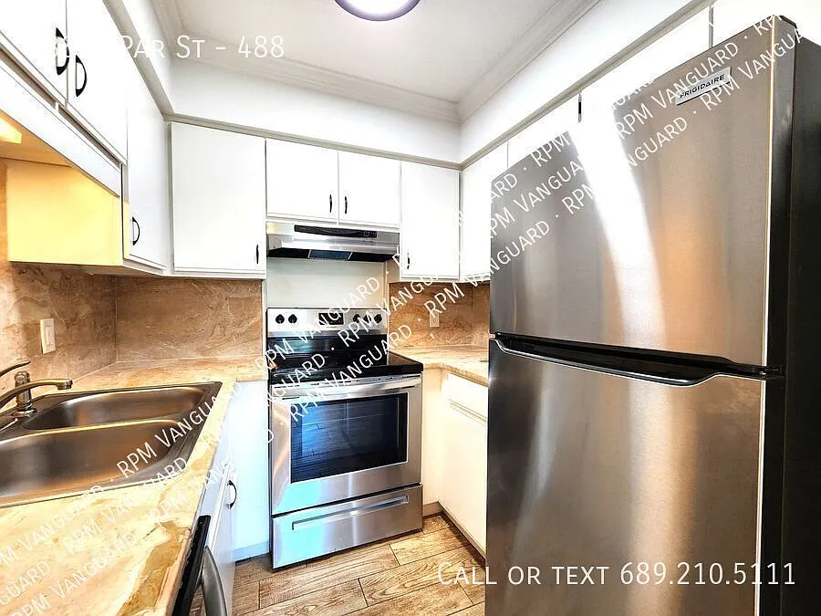 Second Floor Unit; Amazing College Park Location; Spacious Balcony with Golf Course View; Stainle... — Photo 4