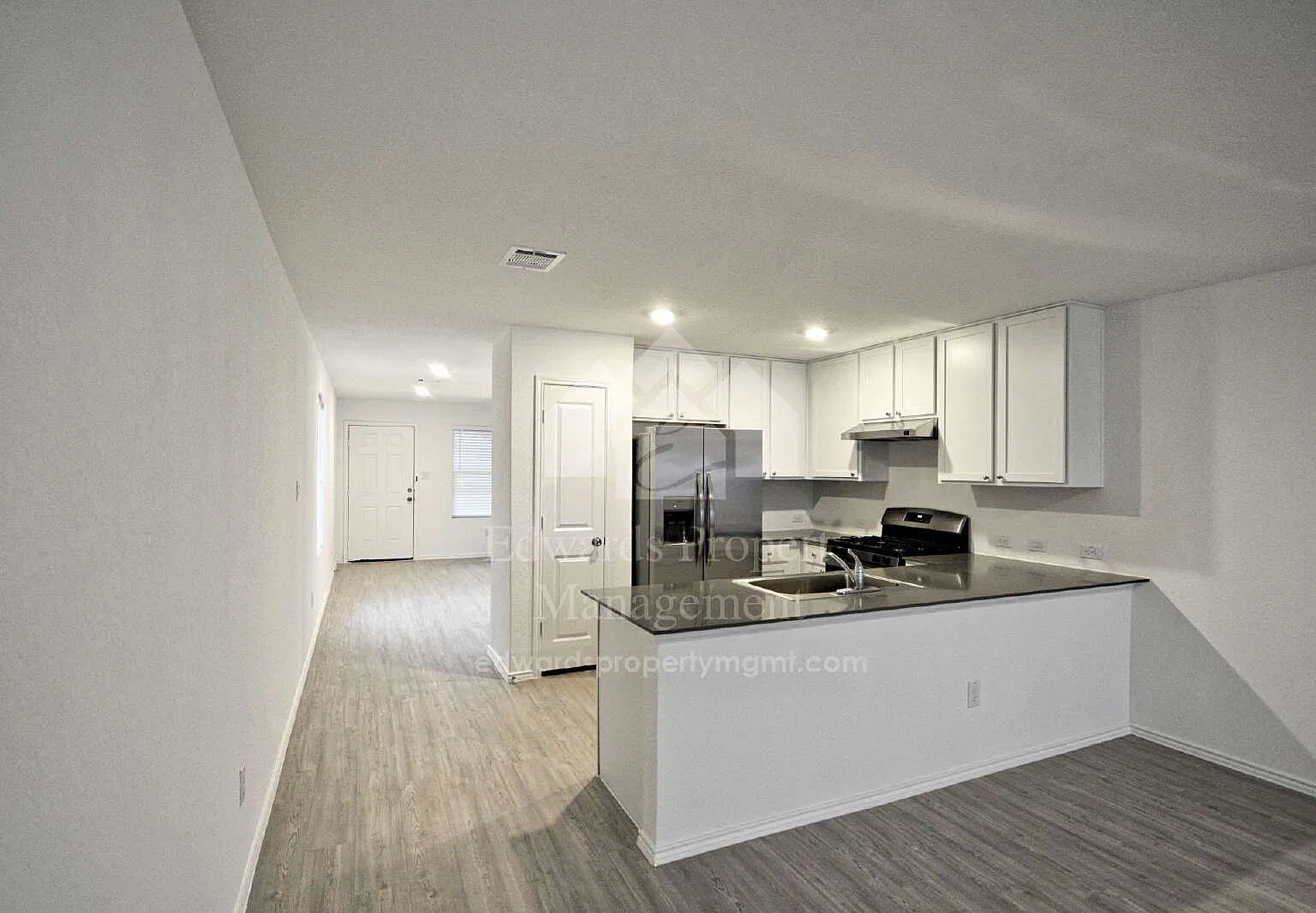 4 bed, 2.0 bath, 1627 sqft, $1,575 — Photo 3