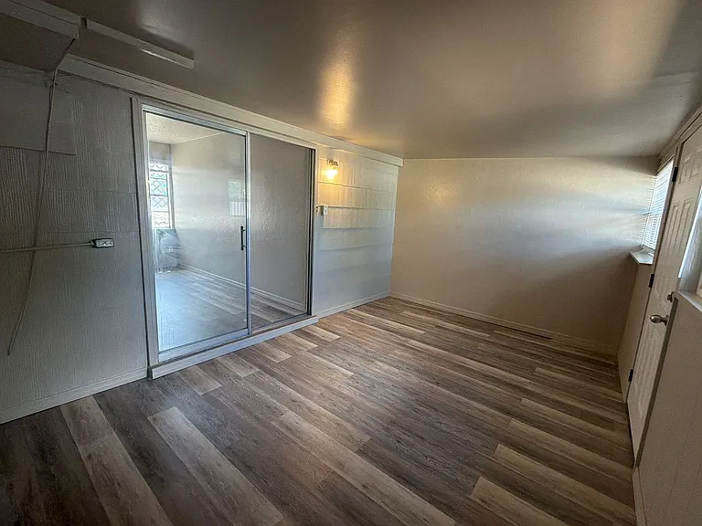 916 W Plains Ave — Photo 4