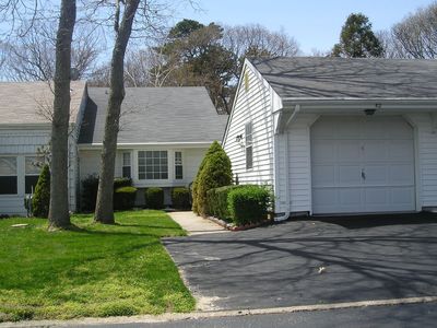 82 Forge Ln, Coram, NY, 11727