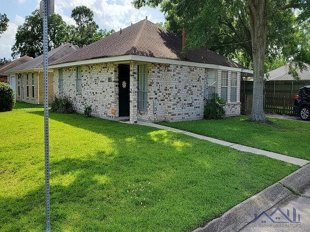1st image of 135 River Point Dr