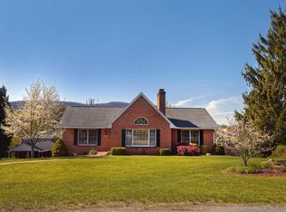 4666 Red Barn Ln, Roanoke, VA 24012