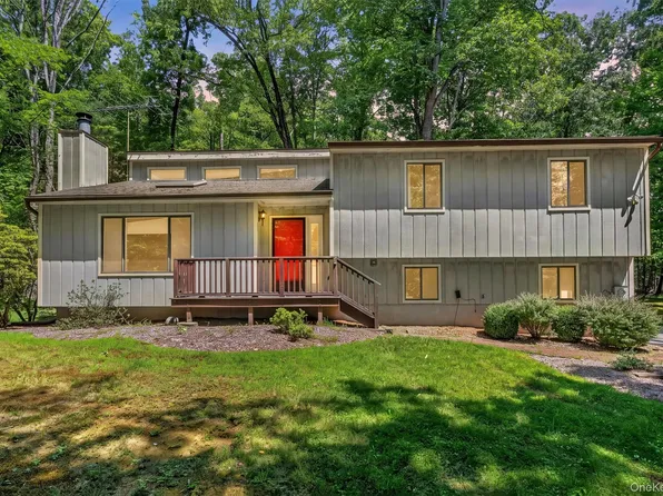 98 Wildwood Circle, Bloomingburg, NY 12721
