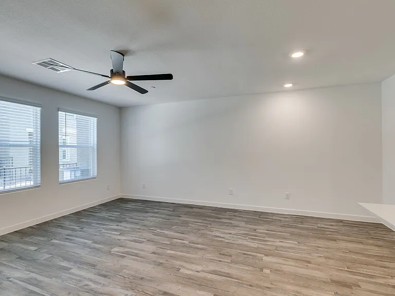 9849 Hidden Pass Ave — Photo 12