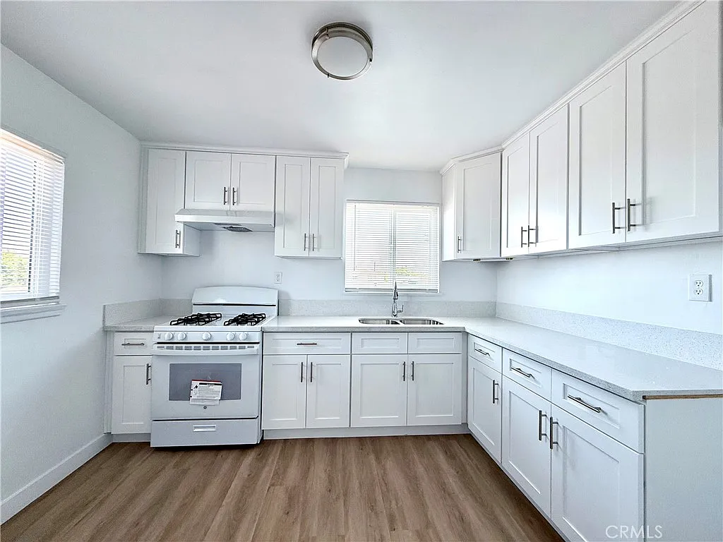 2 bed, 700 sqft, $2,250 — Photo 3