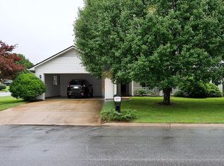 929 Woodhill Dr, Fletcher, NC 28732