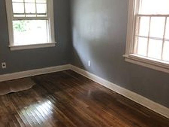 4th image of 2715 5th Ave