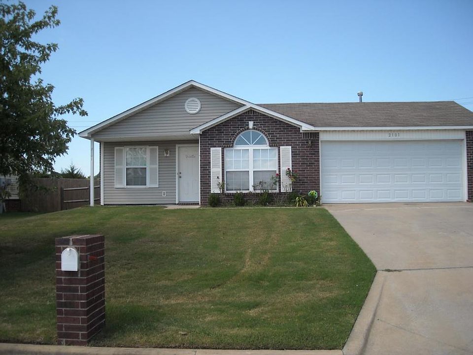 1st image of 2101 N Chambers Ave