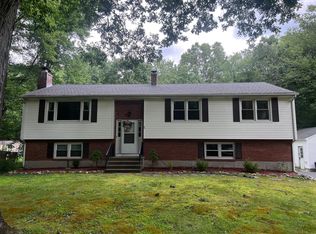 89 Northwood Dr, Guilford, CT 06437