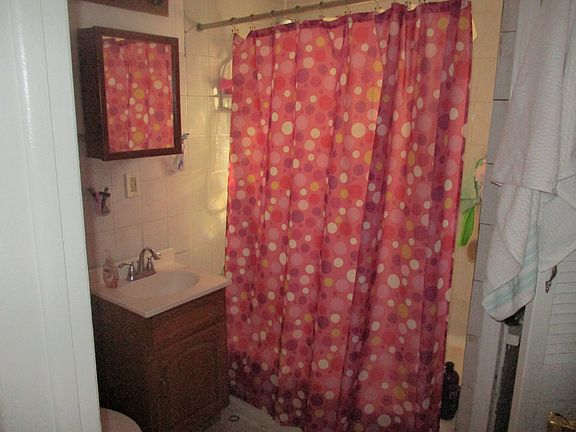 4th image of 1624 N 33rd Ave