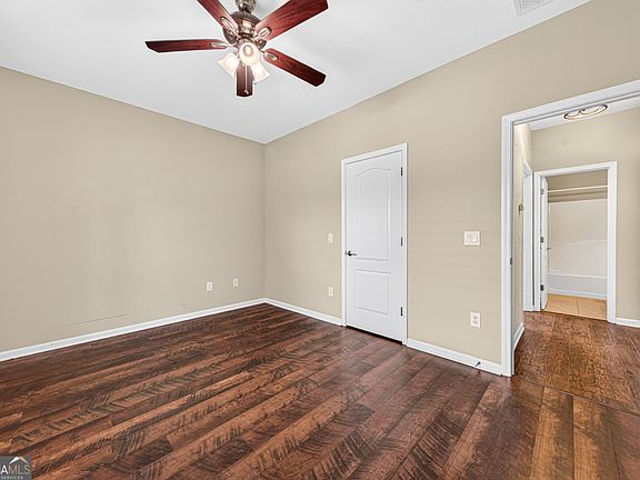 5th image of 305 Victory Cir
