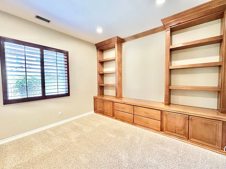 933 Highland Park — Photo 47