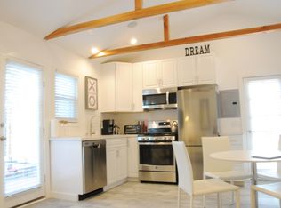 2347 Ashland Ave, Santa Monica, CA 90405