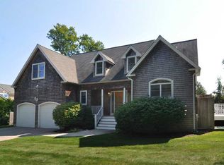 78 Rockland St, Narragansett, RI 02882