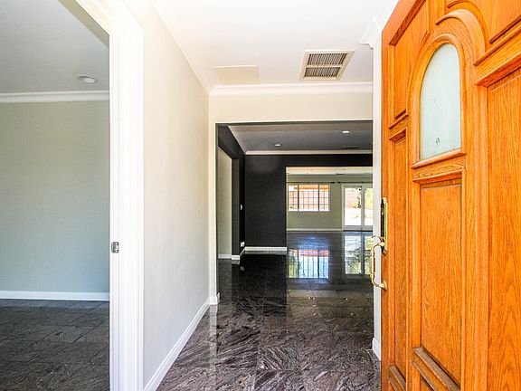 3rd image of 985 Verdugo Circle Dr