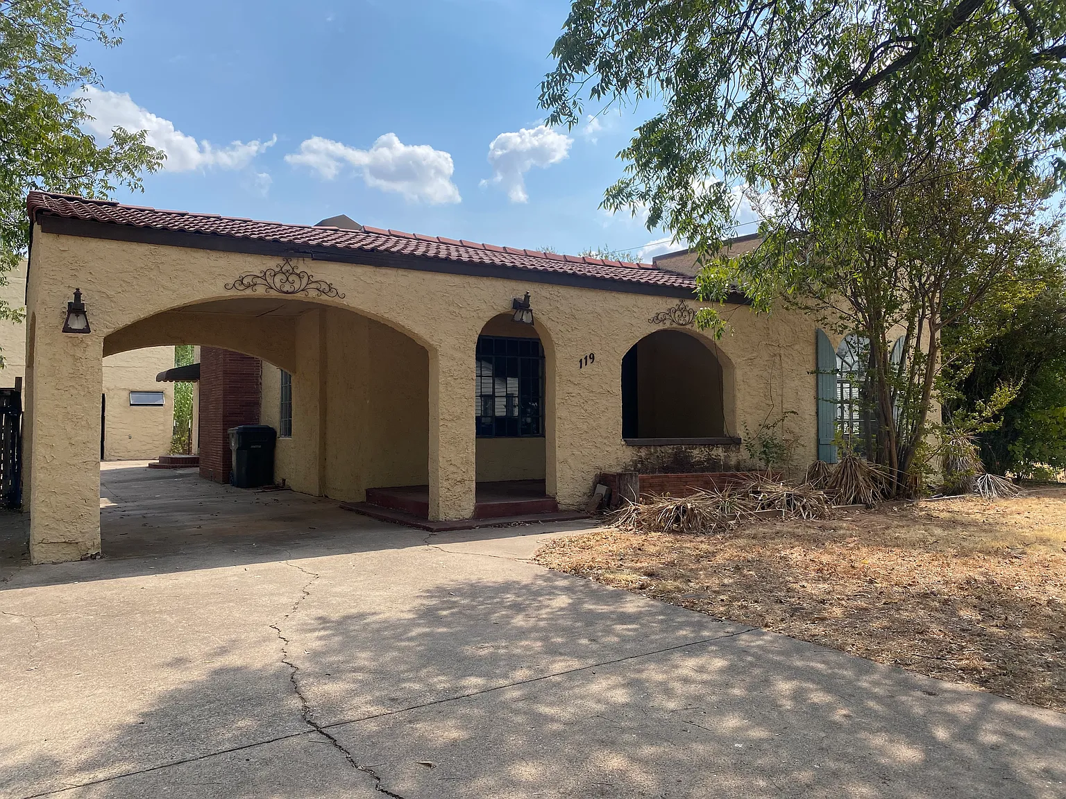 4 bed, 2.5 bath, 2236 sqft, $1,985 — Photo 3