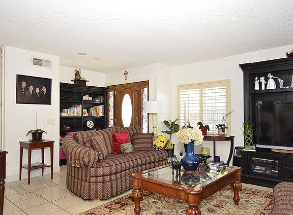3rd image of 14562 Dehia St