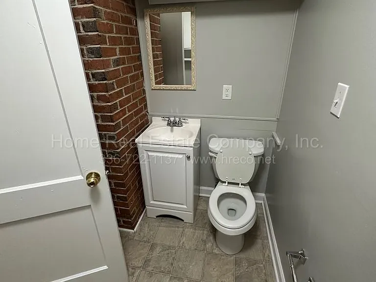 348 Pennsylvania Ave — Photo 8