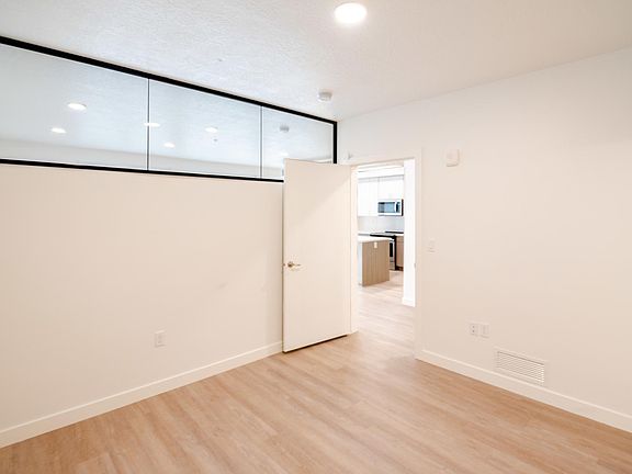 4th image of 2110 S McClelland St #410