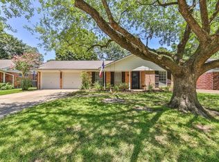 10322 Londonderry Dr, Houston, TX 77043