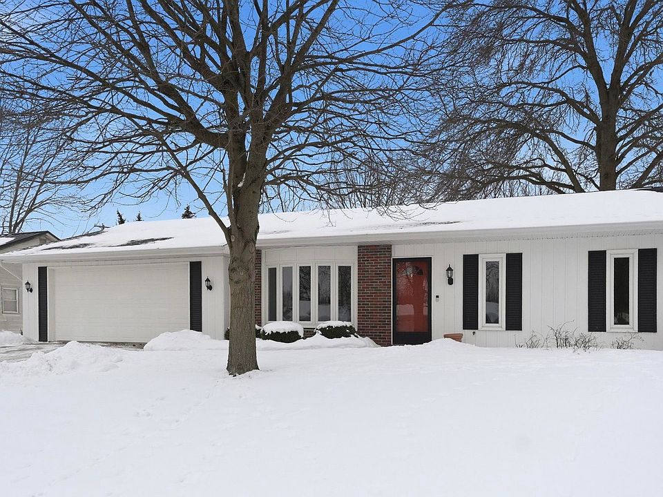 1st image of 107 McIntyre Dr