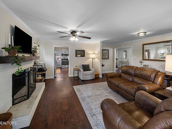 5th image of 7707 Camberley Dr
