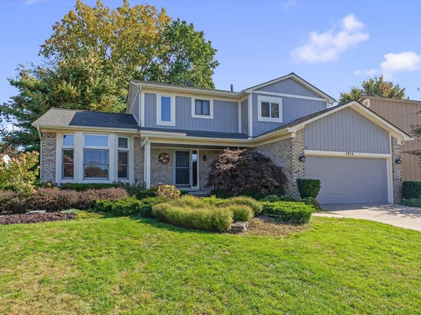 1918 Grasmere Ln, Wixom, MI 48393