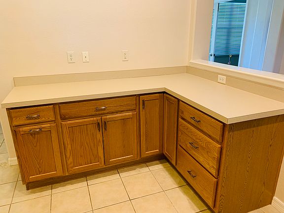 2nd image of 1056 Cady Cir
