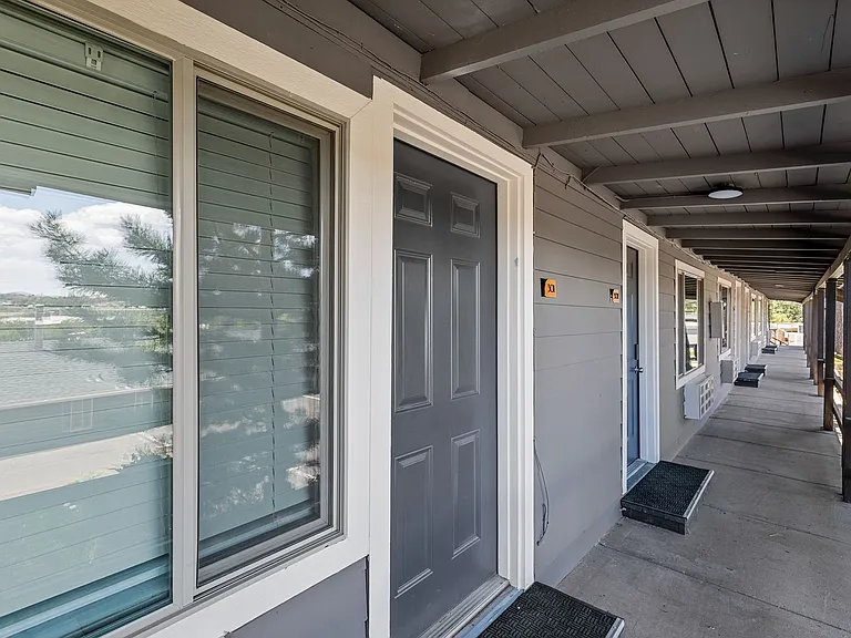 1914 E Mountain View Ave — Photo 20