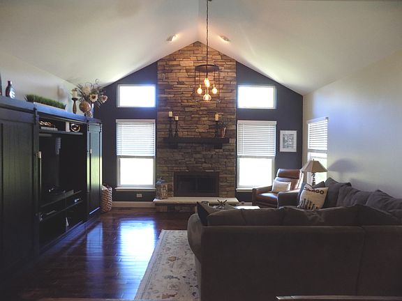 3rd image of 3871 Willow View Dr