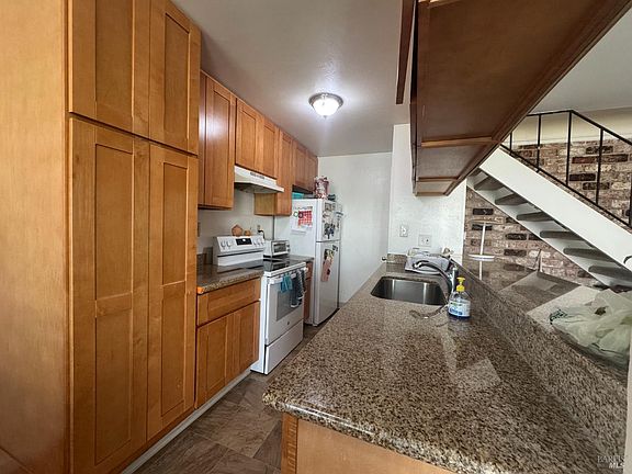 3rd image of 327 Bahia Lane