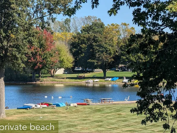 27094 Sandy Hill Ln Unit 22, New Hudson, MI 48165