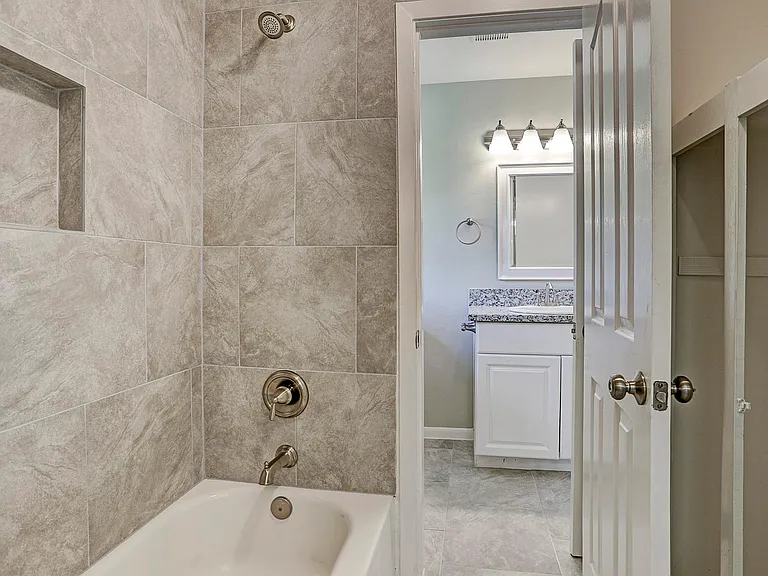 1803 Jones St — Photo 10