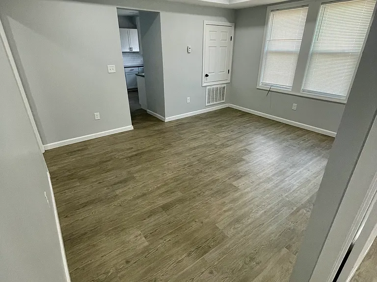 81 Birch St #3L — Photo 4