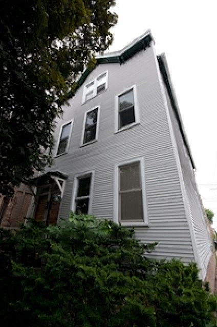 1st image of 3415 N Oakley Ave #2