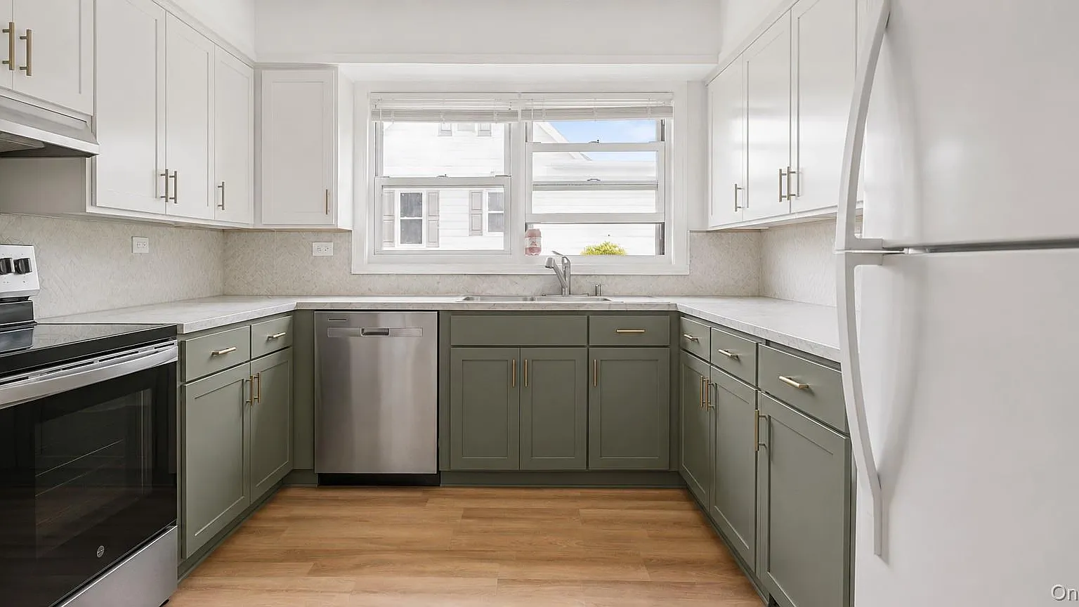 2 bed, 1.0 bath, 1100 sqft, $3,800 — Photo 3