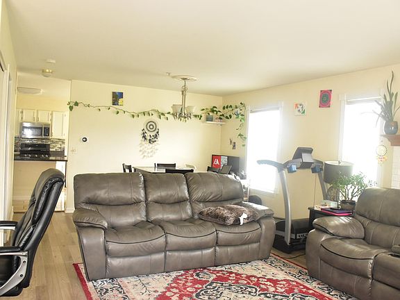 3rd image of 1411 Orleans Dr