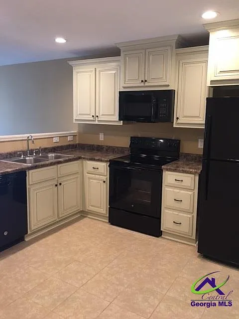 2 bed, 2.0 bath, 1120 sqft, $1,300 — Photo 3