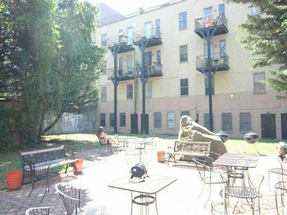 1st image of 207 Montrose Ave APT 3