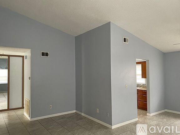 5th image of 3005 N Orleans Way