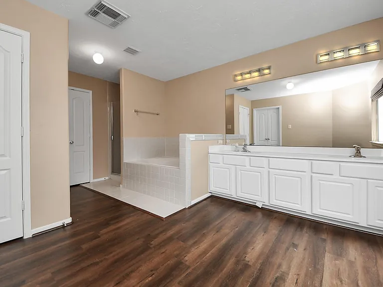 5922 Hollister Cole — Photo 21