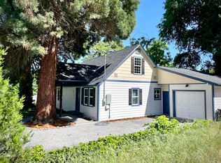 415 NW Pleasant View Dr, Grants Pass, OR 97526