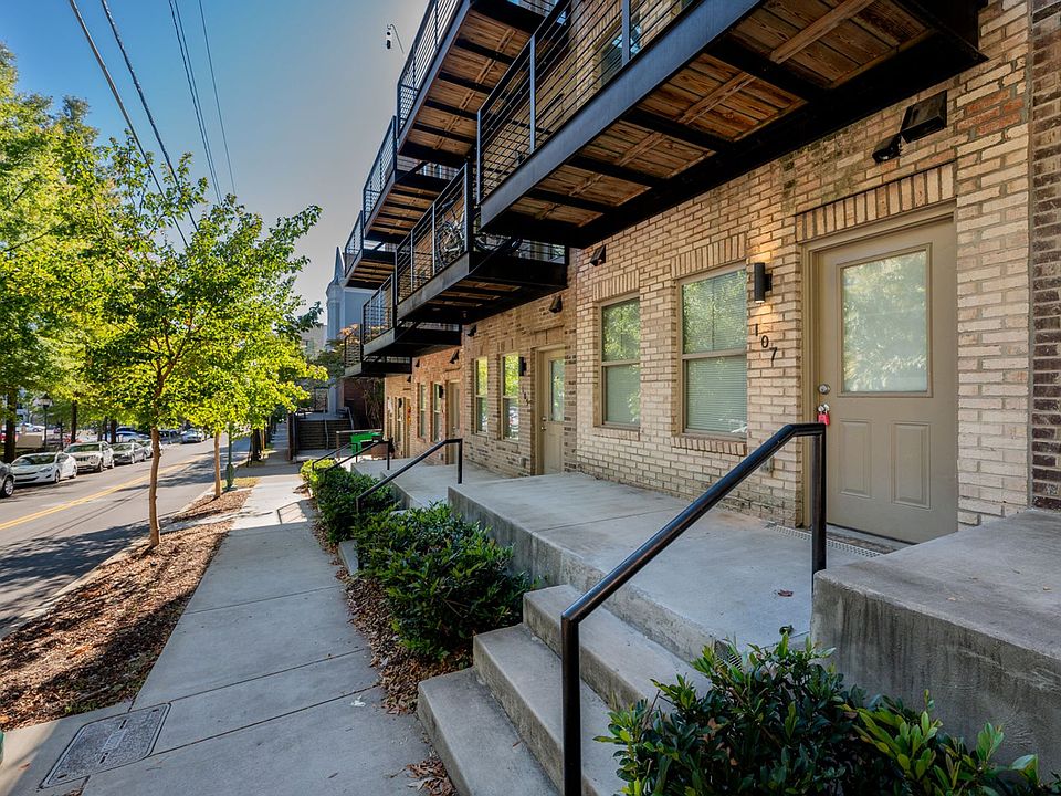 1st image of 811 Douglas St #209
