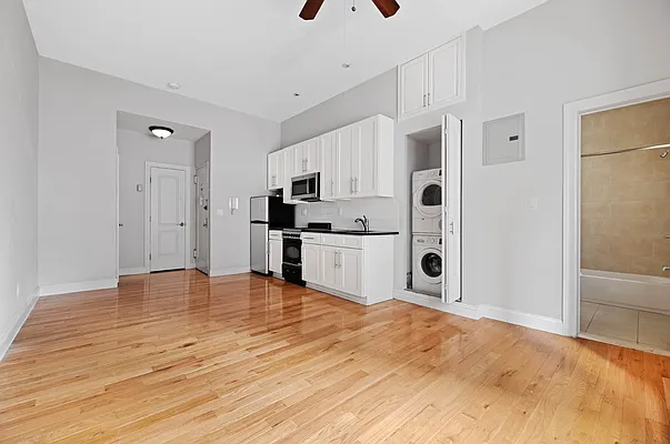 Rented by REAL New York | media 23