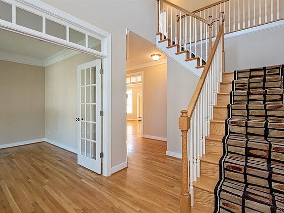 3rd image of 10812 Willow Hill Ct