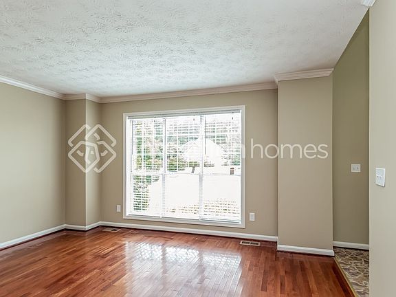 2nd image of 1922 Kevin Dr SE