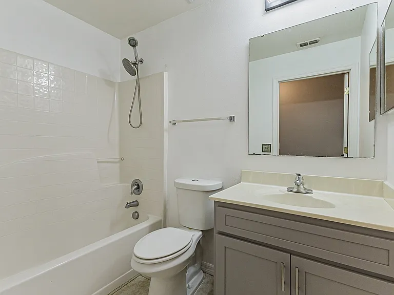 1733 La Maderia Dr SW — Photo 19